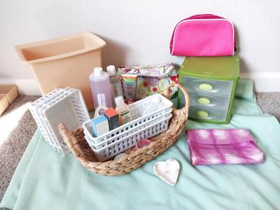 ORGANIZERS-COSMETIC BAGS AND NAIL CARE