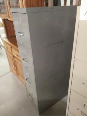 FOUR DRAWER METAL FILING CABINET