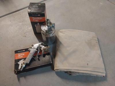 SPRAY GUN NOZZLE-SUCTION CUP AND PAINTING CANVAS