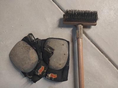HATCHET-KMEEPASE AND SCRAPPER