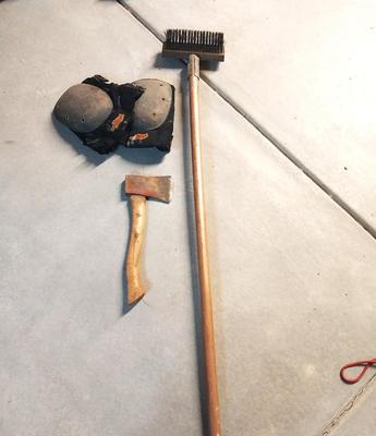 HATCHET-KMEEPASE AND SCRAPPER