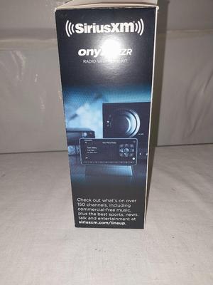 SIRIUS XM SATALITE RADIO FOR HOME OR OFFICE WITH REMOTE CONTROLL