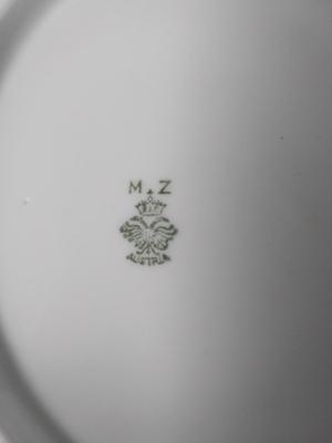 FINE CHINA TEACUPS W/SAUCER AND TEAPOT