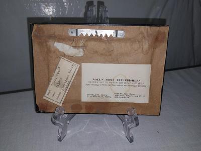 VINTAGE LADY'S COMPACTS AND SMALL COLLECTIBLES