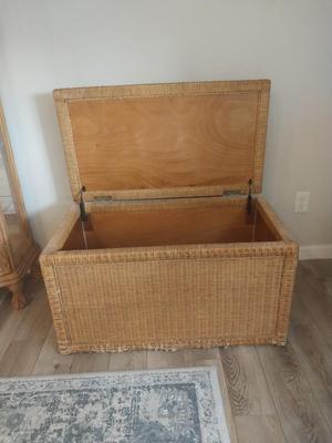 WICKER STORAGE TRUNK WITH HANDLES