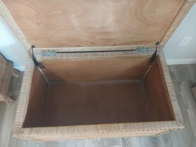 WICKER STORAGE TRUNK WITH HANDLES
