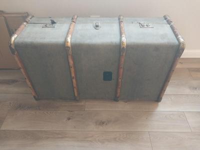 ANTIQUE TRUNK ORIGINATING FROM AFRICA