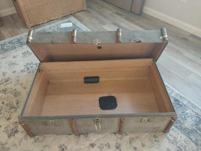 ANTIQUE TRUNK ORIGINATING FROM AFRICA