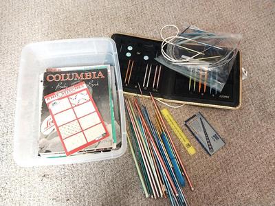 KNITTING NEEDLES AND KNITTING BOOKS