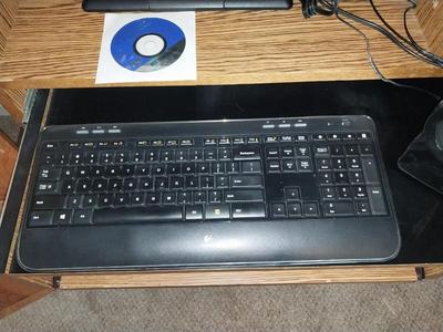 MONITOR-SPEAKERS-KEYBOARD AND PLUGIN