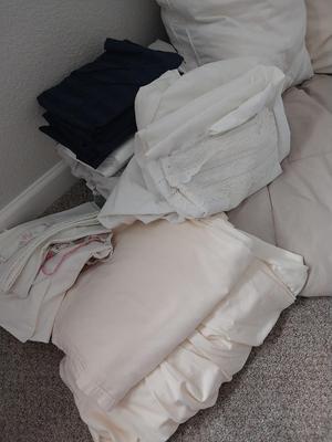 KING COMFORTER-SHEET SET AND KING PILLOWS
