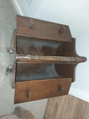 VINTAGE WOODEN SEWING STAND