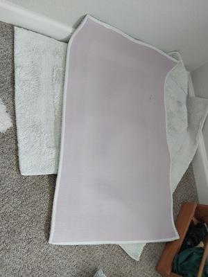 BATHROOM THROWRUGS AND WAHL HAIR SHEERS IN WOODEN CARRIER