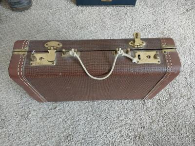 VINTAGE CLARINET IN CARRY CASE