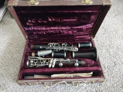VINTAGE CLARINET IN CARRY CASE