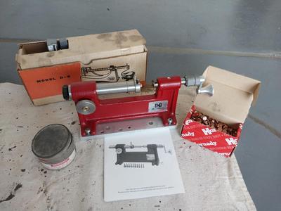 HORNADY CAM LOCK TRIMMER AND PRECISION LOADING SCALE