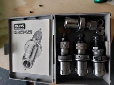 RCBS RELOADER AND DIES- CALIBER SZ. ( 257, 44, 9MM)