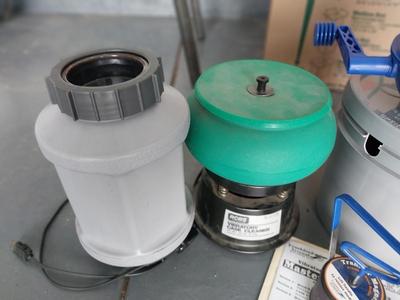 VIBRATING CASE CLEANER WITH INSTRUCTIONS