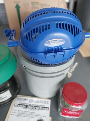 VIBRATING CASE CLEANER WITH INSTRUCTIONS