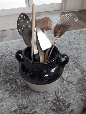 THE VINTAGE KITCHEN
