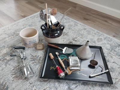 THE VINTAGE KITCHEN