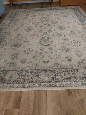 AREA RUG