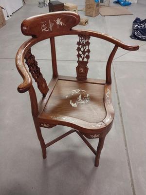 UNIQUE VINTAGE WOODEN CHAIR