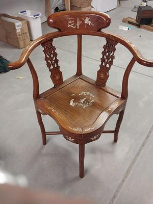 UNIQUE VINTAGE WOODEN CHAIR
