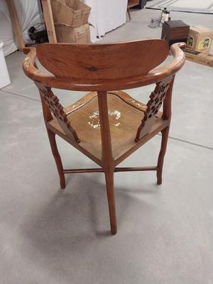 UNIQUE VINTAGE WOODEN CHAIR