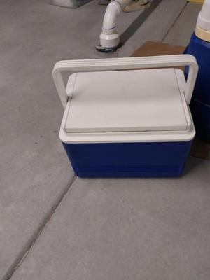 IGLOO COOLERS AND COOLER BAG