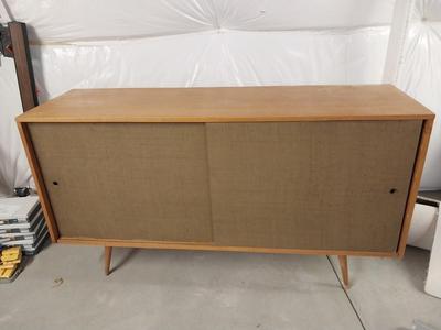 WOODEN MID CENTURY CABINET