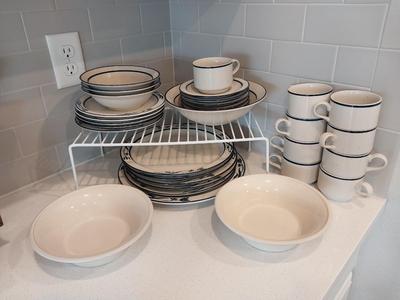 STONEWARE DISH SET