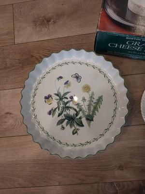 CHEESE DISH-PIE DISH AND PLATTER