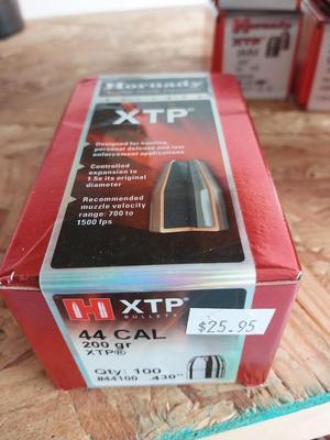 ONE BOX HORNADY XTP 44 CAL