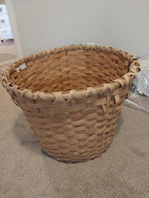 SIGNED HAND MADE BASKET