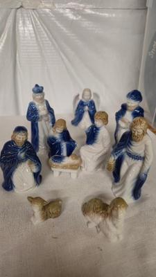 COLLECTIBLE NATIVITY FIGURINES