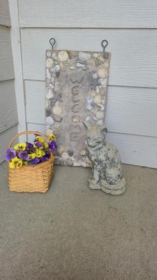 HANGING WELCOME SIGN-CAT FIGURINE
