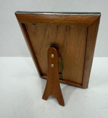 Sale Photo Thumbnail #222: Made in Mexico, overall size is 5" x 7", can hold a photo up to 4" x 6". Good condition.