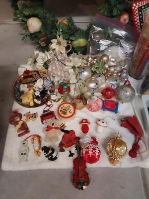 CUTE ORNAMENTSAND HOLIDAY ITEMS