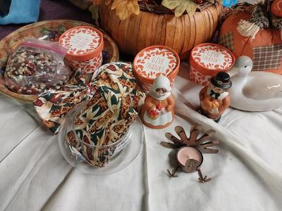 FALL AND HOLLOWEEN DEVOR