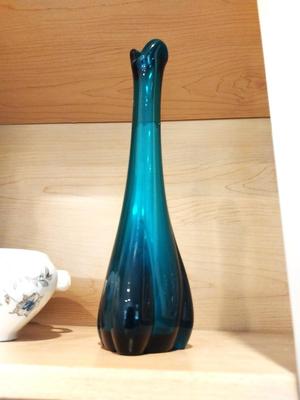 VINTAGE TEEL BUD VASE AND CLEAR GLASS VASES AND BOWLS