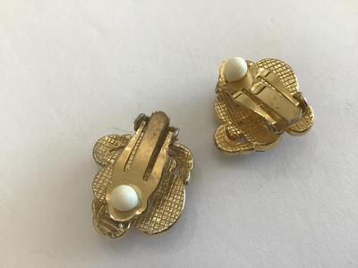 Cute vintage Clip on Earrings