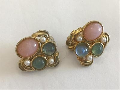 Cute vintage Clip on Earrings