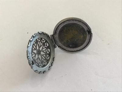 Vintage Filagree Locket Ring
