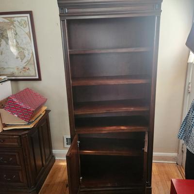Pair Bookshelf w 4 Adjustable Shelves 32x13x77