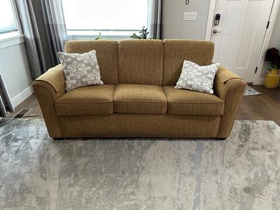 FLEXSTEEL COUCH