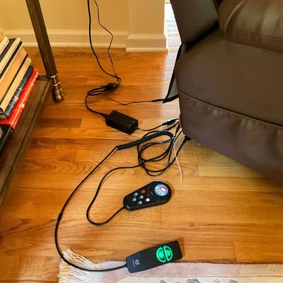 L718 MCombo Multi-Fuctional Massaging Lift Chair