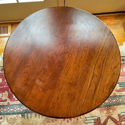 L727 Vintage Mahogany Round Tavern Style Side Table