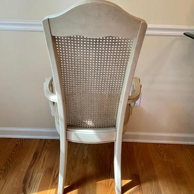 D753 Ethan Allen Dining Table With French Country Dining Chairs