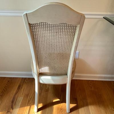 D753 Ethan Allen Dining Table With French Country Dining Chairs